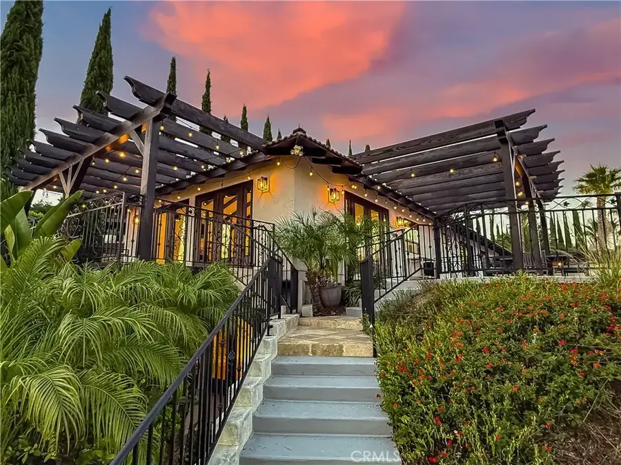 567 Lone Oak Drive, Thousand Oaks, CA 91362 - Image #2