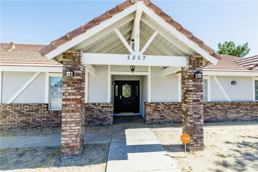 3807 Paula Lane, Lancaster, CA 93535 - Image #2
