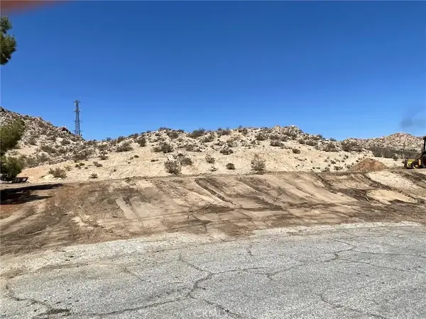 162 High Chaparral, Lake Los Angeles, CA 93591
