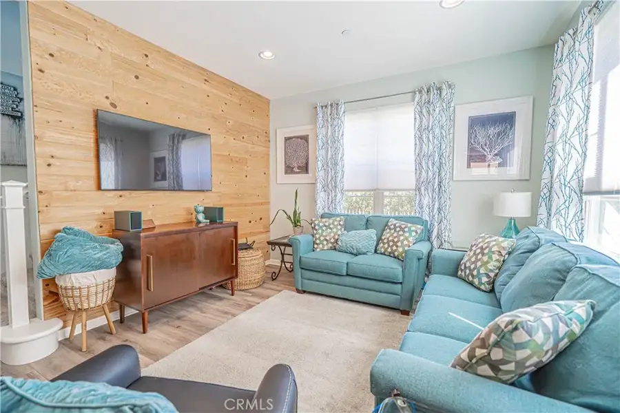 22027 Propello Drive, Saugus, CA 91350 - Image #3