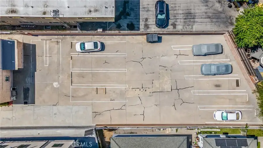 6045 Hazelhurst Place, North Hollywood, CA 91606 - Image #3