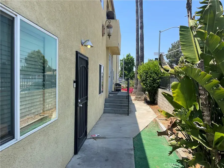 6512 Balboa Boulevard, Van Nuys, CA 91406 - #3