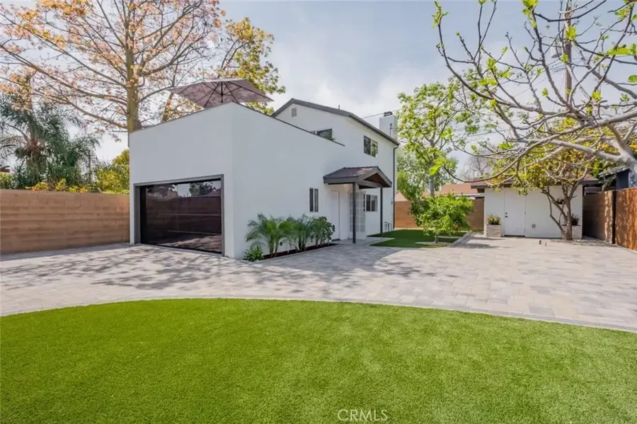 1735 N Lima Street, Burbank, CA 91505 - Image #2