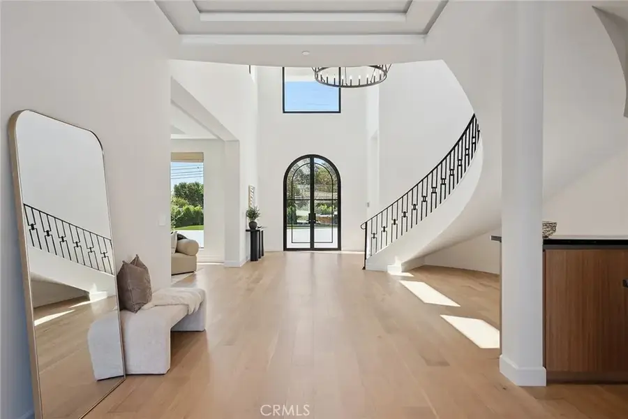 13807 Magnolia Boulevard, Sherman Oaks, CA 91423 - Image #3