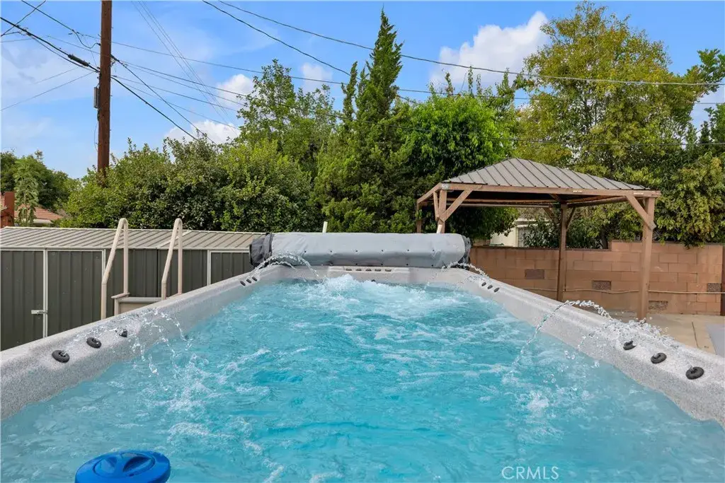 10111 Oak Park Avenue, Northridge, CA 91325 - Image #1