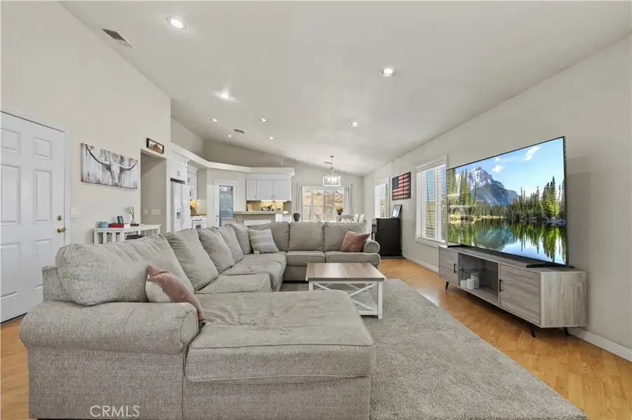 42647 Pinecliff Street, Lake Hughes, CA 93532 - Image #2