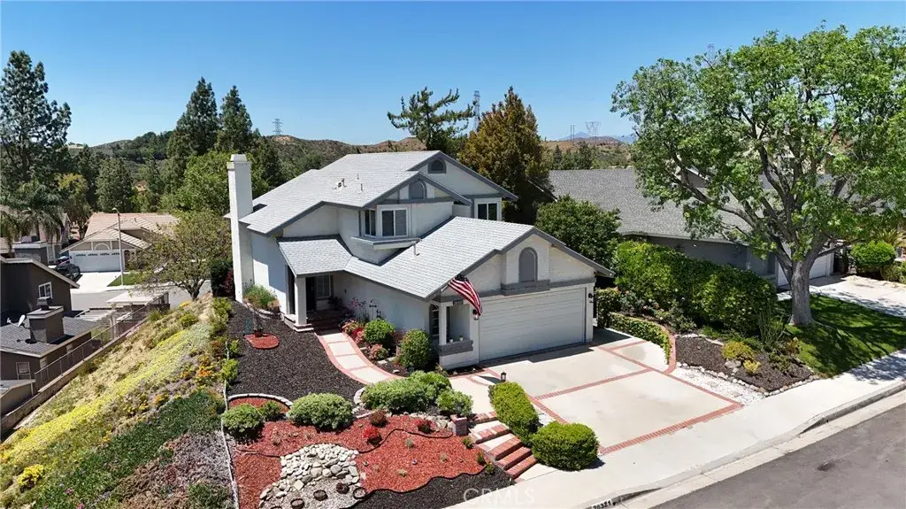 28321 Evergreen Lane, Saugus, CA 91390 - Image #1