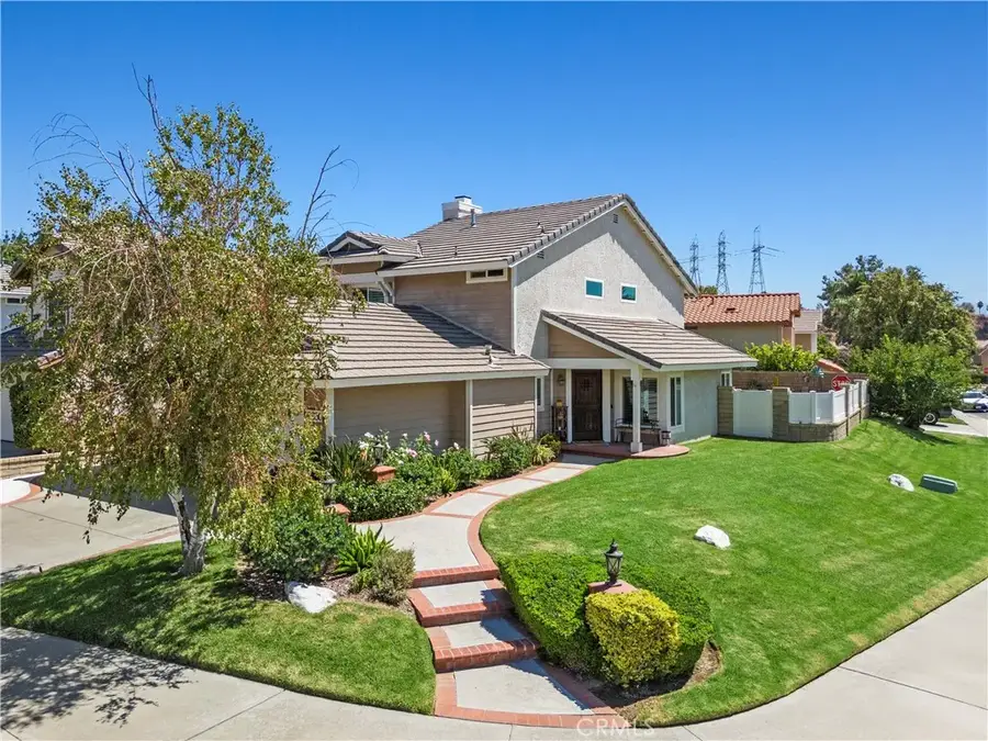 28050 Devon Lane, Saugus, CA 91350 - Image #2
