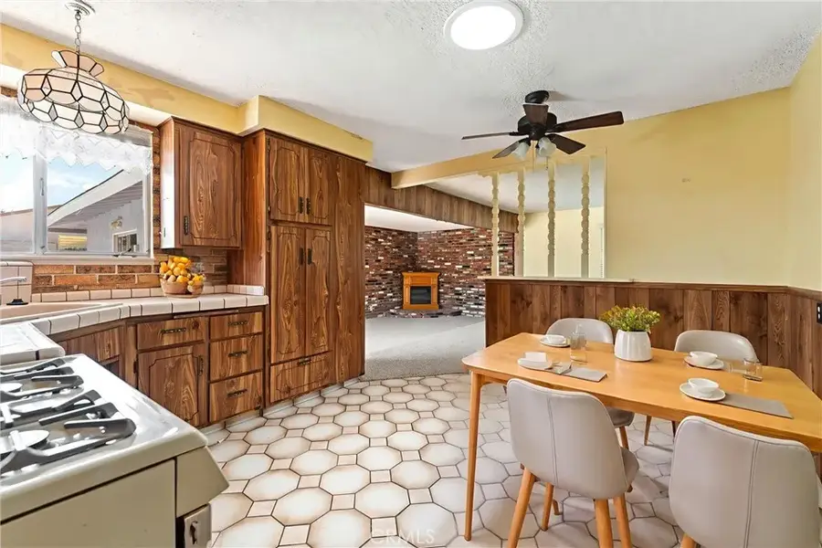 1156 W Ave J9, Lancaster, CA 93534 - Image #3