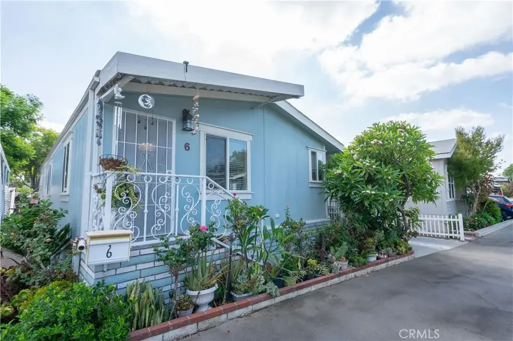 6545 Wilbur #6, Reseda, CA 91335 - Image #1