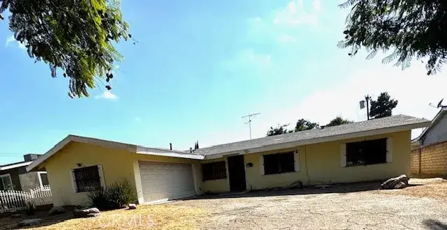 11377 Gladstone Ave, Sylmar, CA 91342 - Image #1