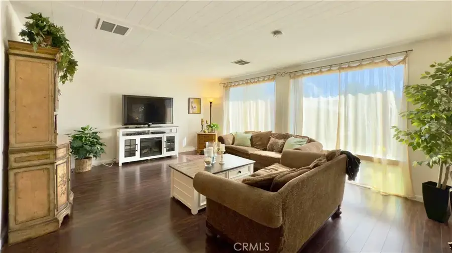 20652 Lassen Street, Chatsworth, CA 91331 - Image #3