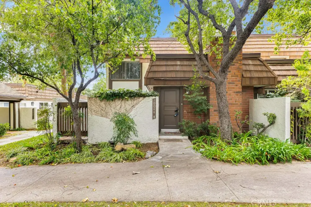 10044 Larwin Avenue #8, Chatsworth, CA 91311 - Image #1