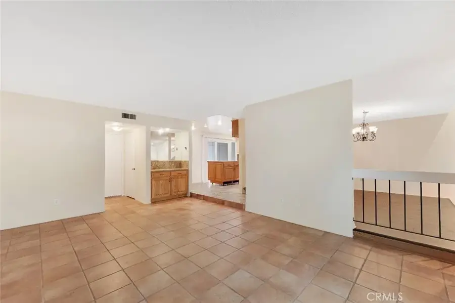 10044 Larwin Avenue #8, Chatsworth, CA 91311 - Image #2