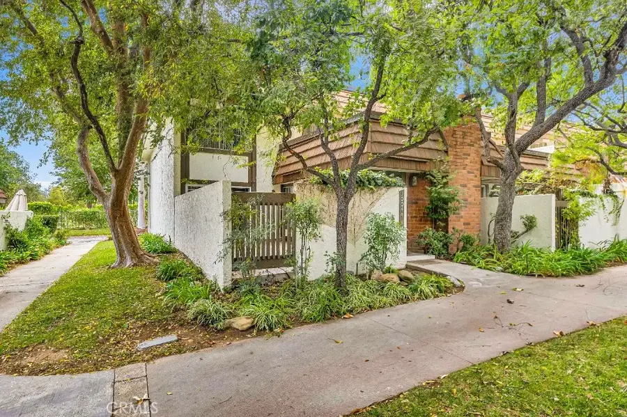 10044 Larwin Avenue #8, Chatsworth, CA 91311 - Image #3