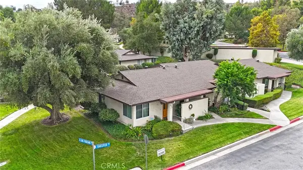 26360 Oakspur Dr #A, Newhall, CA 91321