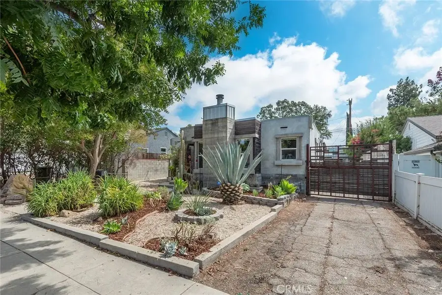 21914 Velicata, Woodland Hills, CA 91364 - Image #2