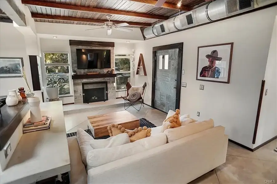 21914 Velicata, Woodland Hills, CA 91364 - Image #2