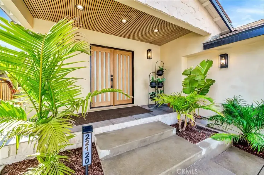 22120 Costanso Street, Woodland Hills, CA 91364 - Image #2