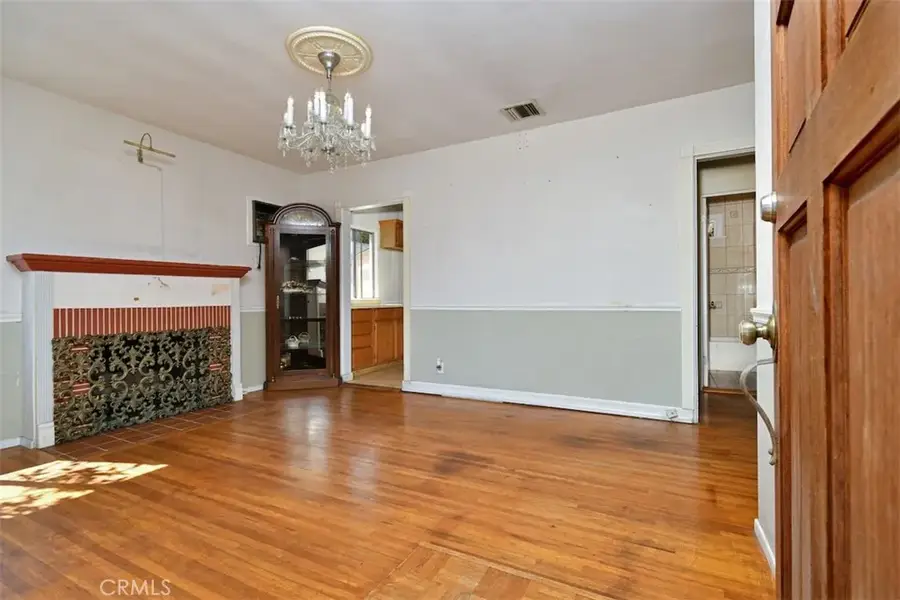 1121 N Frederic Street, Burbank, CA 91505 - Image #3