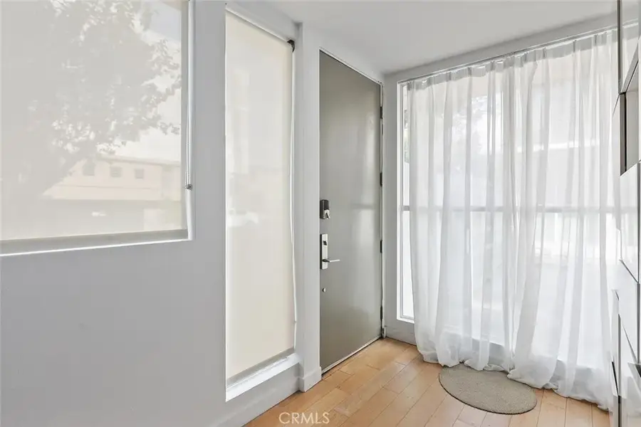 6736 W Hepburn Way, Los Angeles, CA 90038 - Image #2