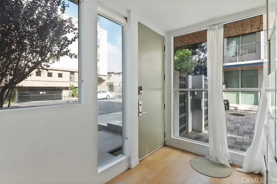 6736 W Hepburn Way, Los Angeles, CA 90038 - Image #3