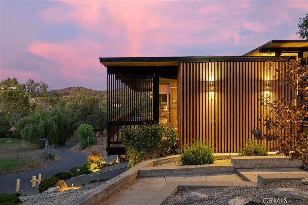 21090 Rios Street, Woodland Hills, CA 91364 - Image #1