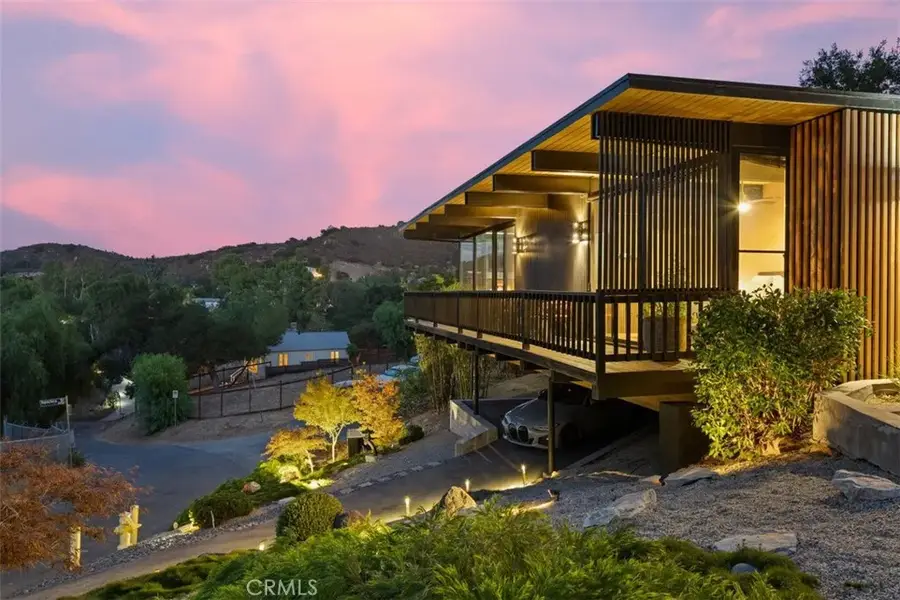 21090 Rios Street, Woodland Hills, CA 91364 - Image #3