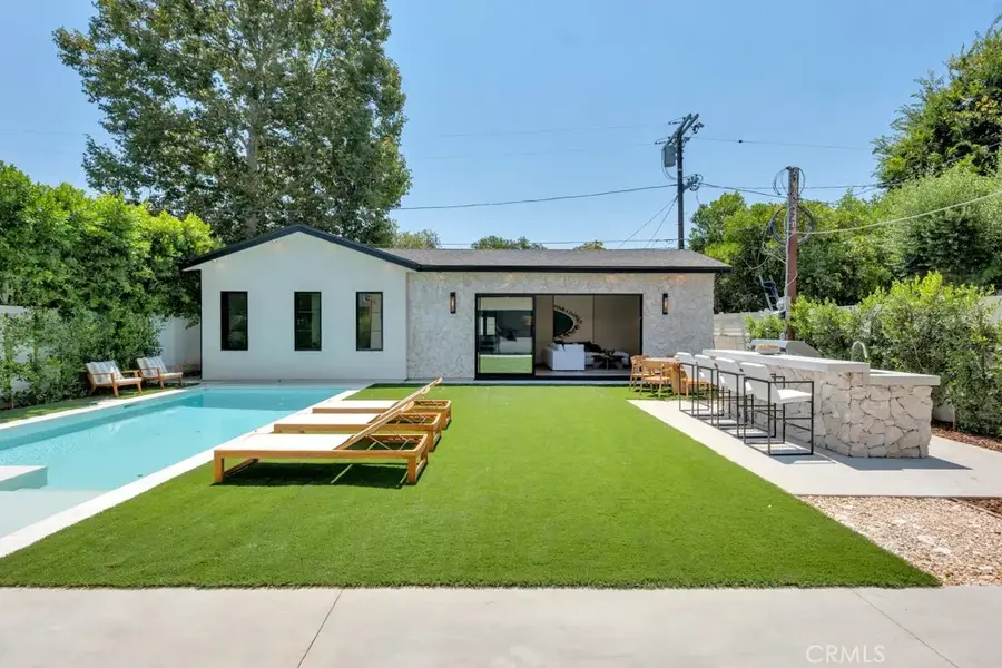 12420 Milbank Street, Studio City, CA 91604 - Image #2