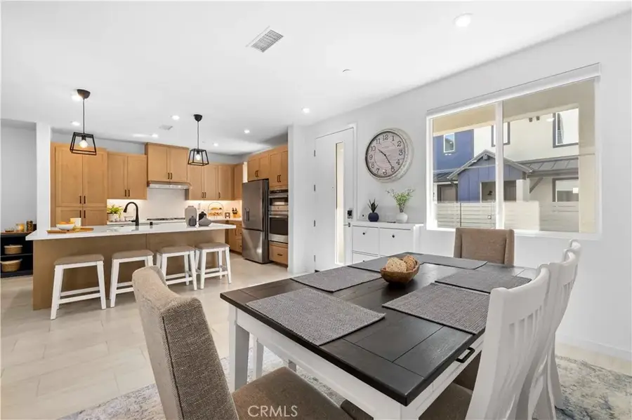 27318 Maverick Place, Valencia, CA 91381 - Image #2