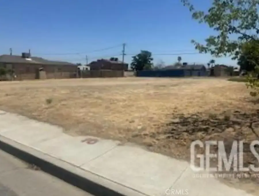 225 S Owens, Bakersfield, CA 93307 - Image #3