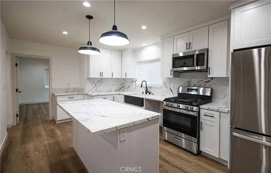 22257 Macfarlane Drive, Woodland Hills, CA 91364 - Image #3