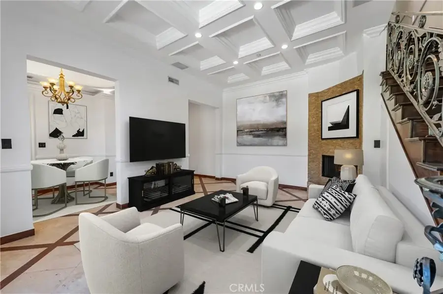 8655 Hillside Avenue, Los Angeles, CA 90069 - Image #3