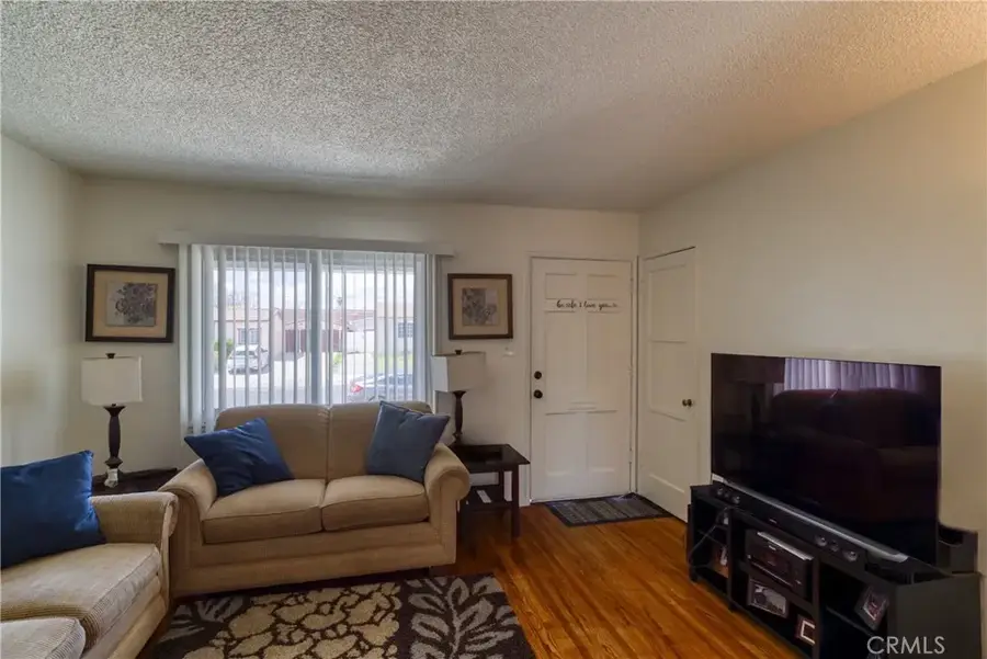 8406 Lennox Avenue, Panorama City, CA 91402 - Image #3