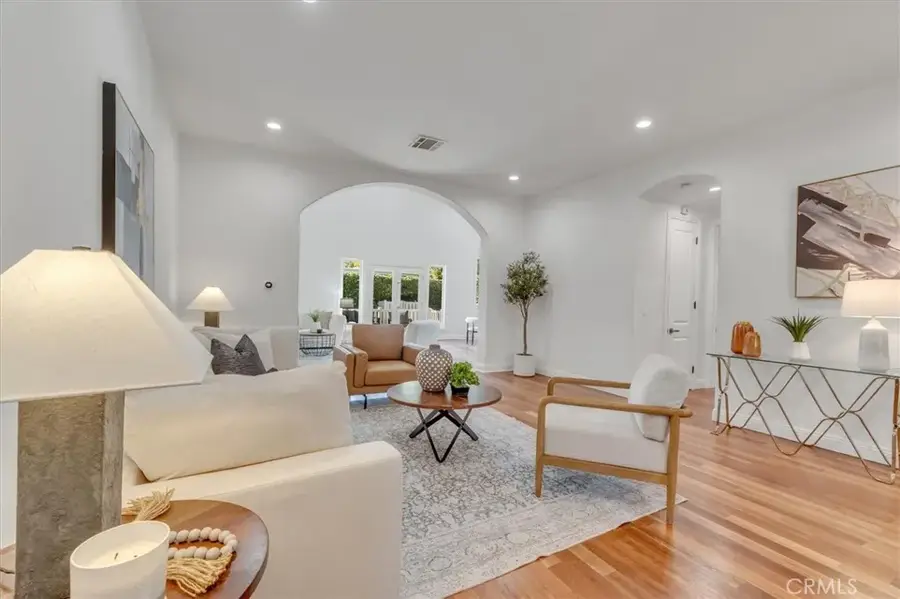 5701 Wish Avenue, Encino, CA 91316 - Image #2