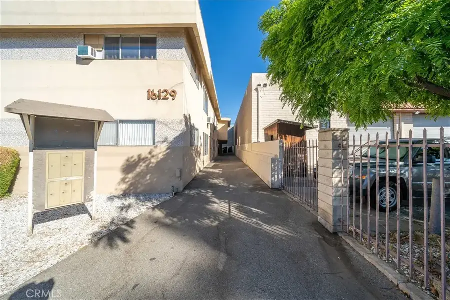 16129 Cantlay Street, Van Nuys, CA 91406 - Image #2