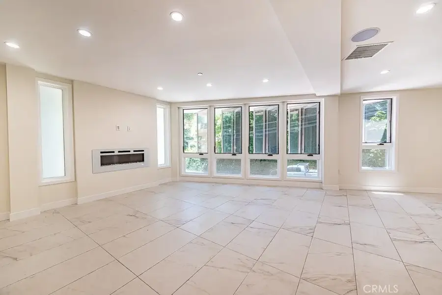 1516 N Beverly Glen Boulevard, Los Angeles, CA 90077 - Image #2