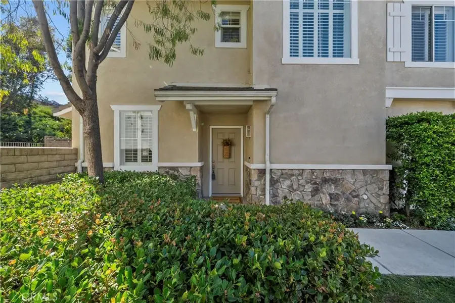 28330 Medlar Drive, Valencia, CA 91354 - Image #3