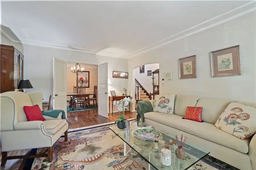 14015 Roblar Rd, Sherman Oaks, CA 91423 - Image #3