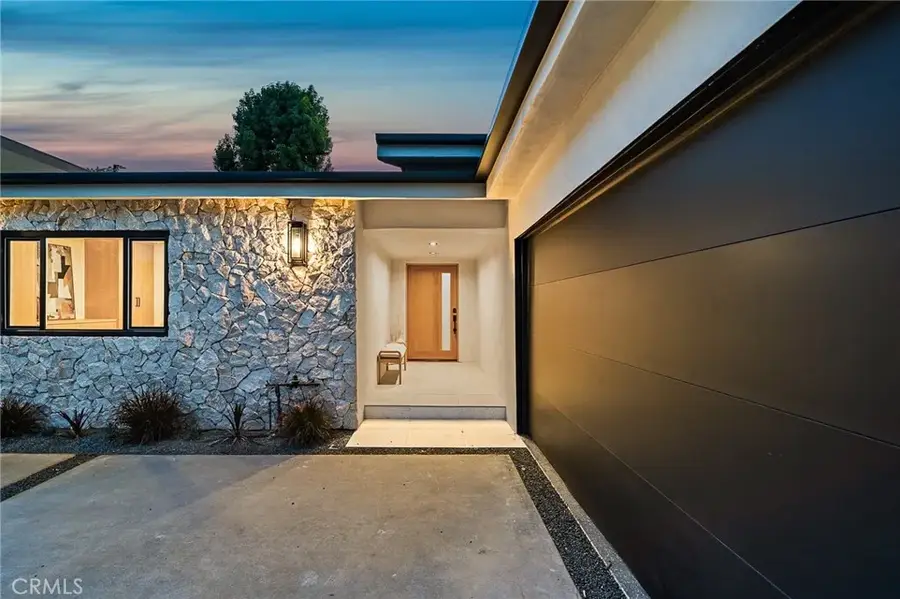 5157 Woodley Avenue, Encino, CA 91436 - Image #2