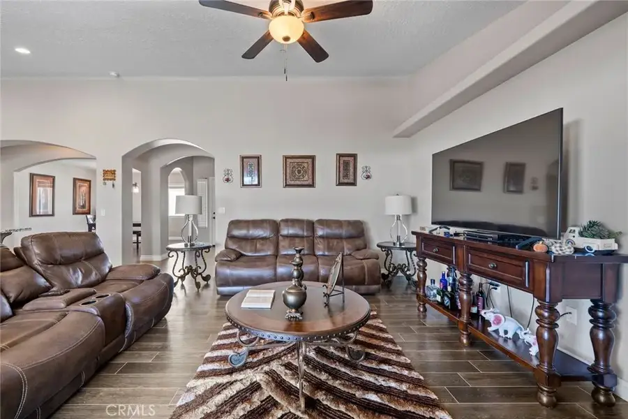 9564 Candlelight Street, Apple Valley, CA 92308 - Image #2