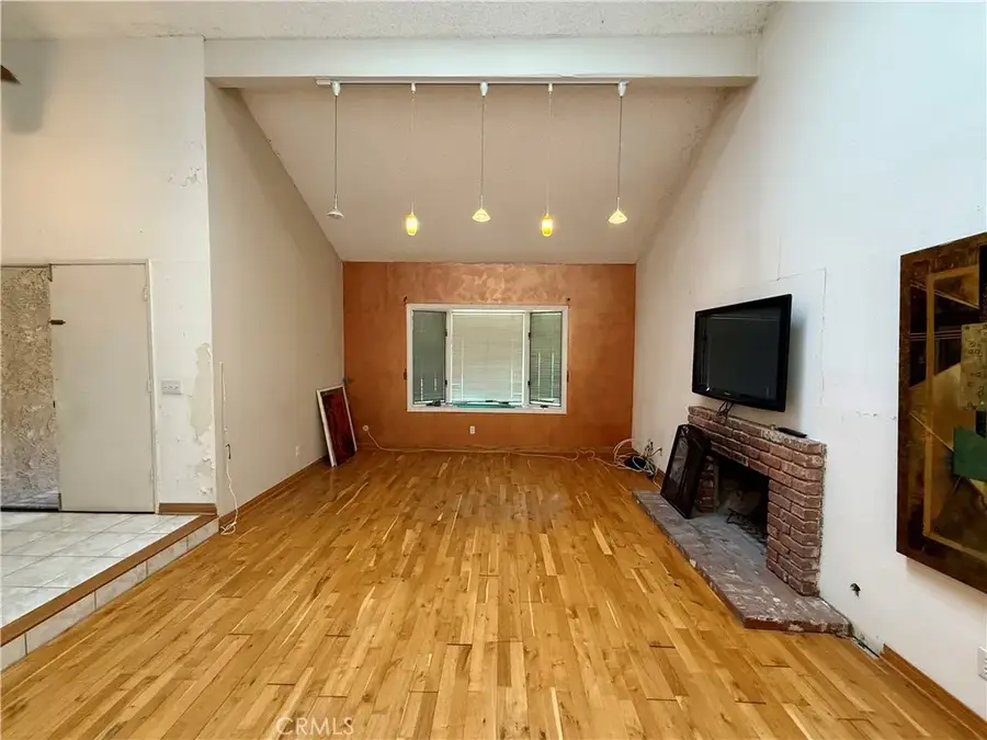 6618 Smoke Tree Avenue, Oak Park, CA 91377 - Image #2