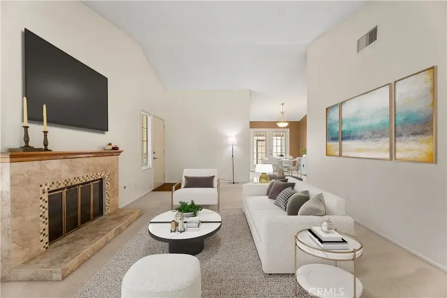 19962 Avenue Of The Oaks, Newhall, CA 91321 - Image #2