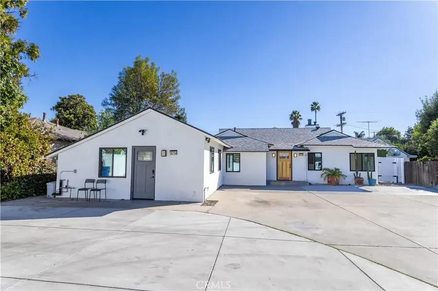 15756 Hart Street, Lake Balboa, CA 91406 - Image #2