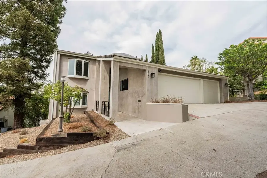 3622 Roberts View, Studio City, CA 91604 - Image #2