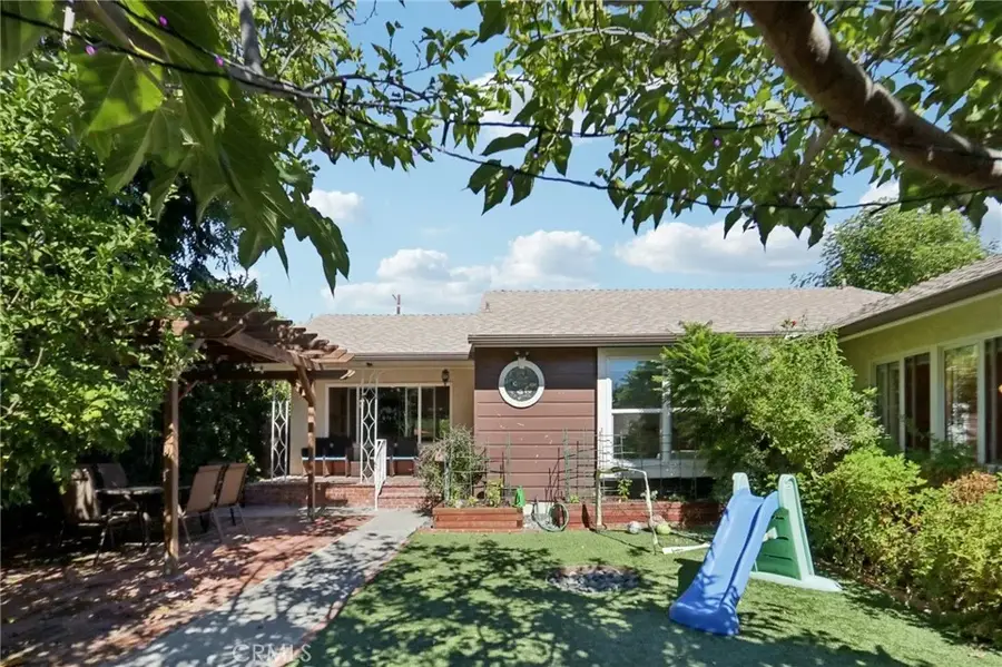 18937 Sylvan Street, Tarzana, CA 91335 - Image #3