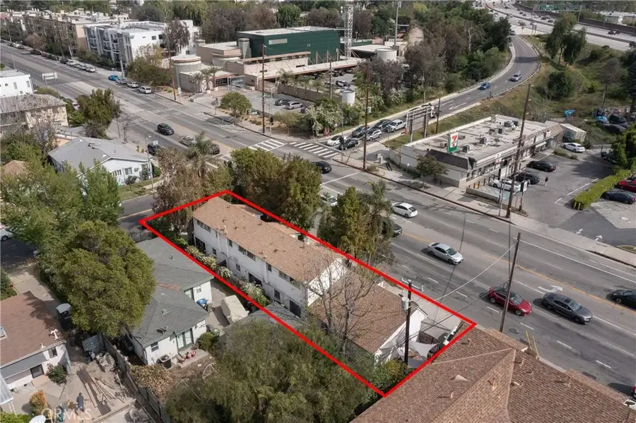11667 Burbank, North Hollywood, CA 91601 - Image #3