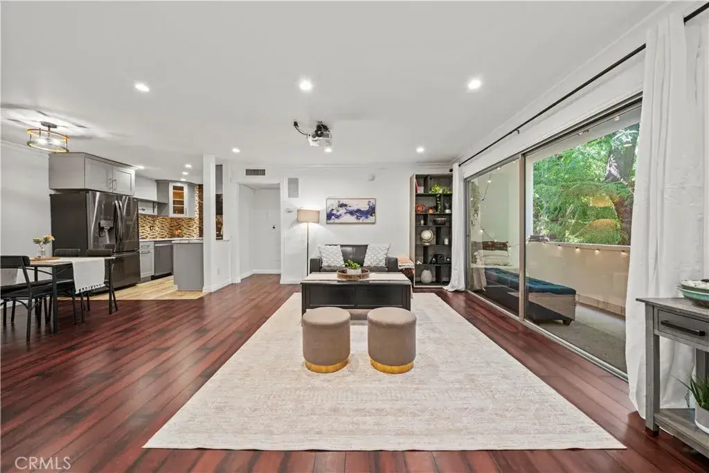 5215 Balboa Boulevard #203, Encino, CA 91316 - Image #1