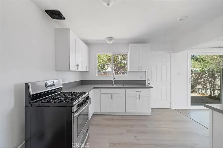 45517 Kingtree Avenue, Lancaster, CA 93534 - Image #2