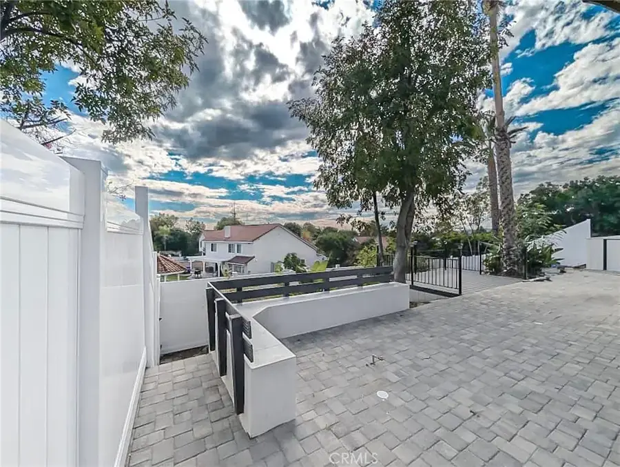 20500 Blairmoore Street, Chatsworth, CA 91311 - Image #3